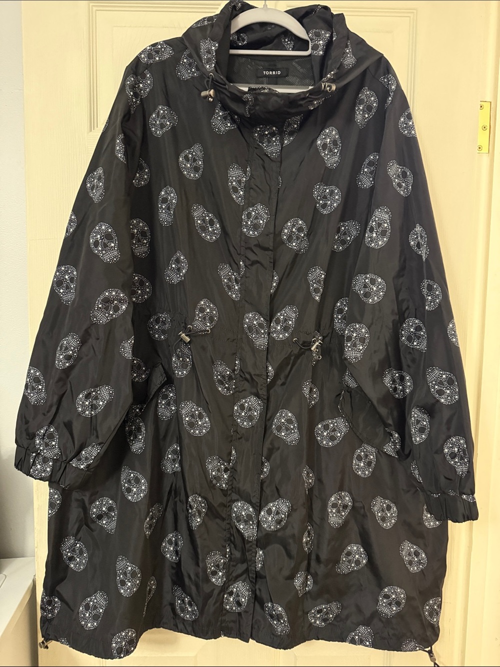 Like New Torrid Black Hooded Star Sugar Skull Trench Coat Sz 4, 4X, 26